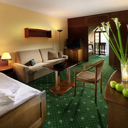 מלון Wellness Windsor 4*